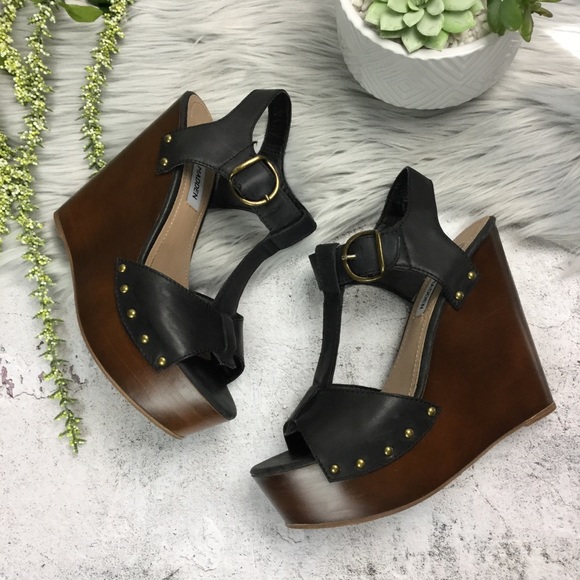 Steve Madden Shoes - Steve Madden Wyliee Leather Wedge T-Strap Sandal